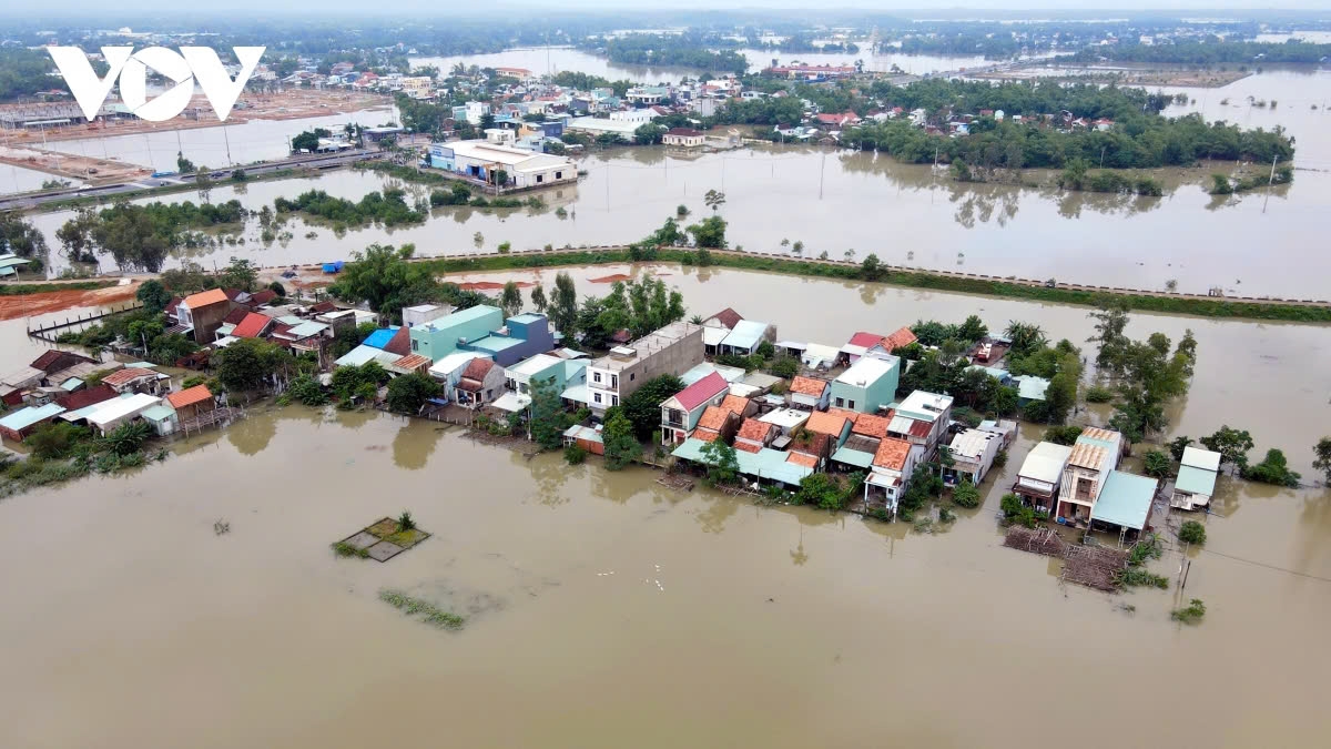 More heavy rain to worsen flooding in central Vietnam